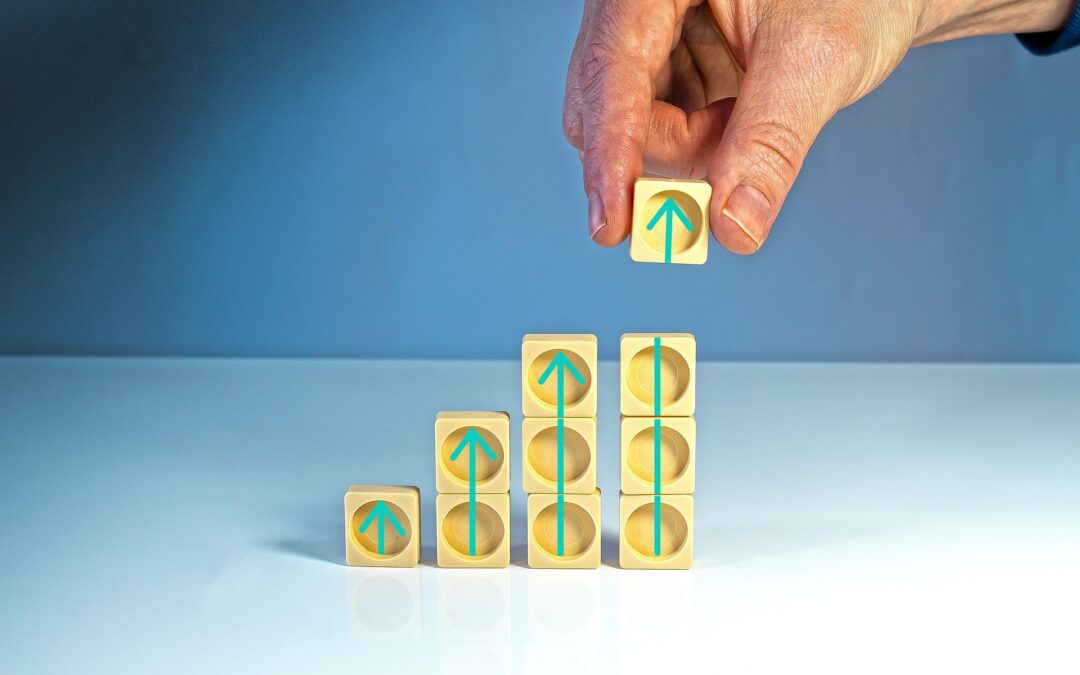 Bausteine mit Pfeilen nach oben